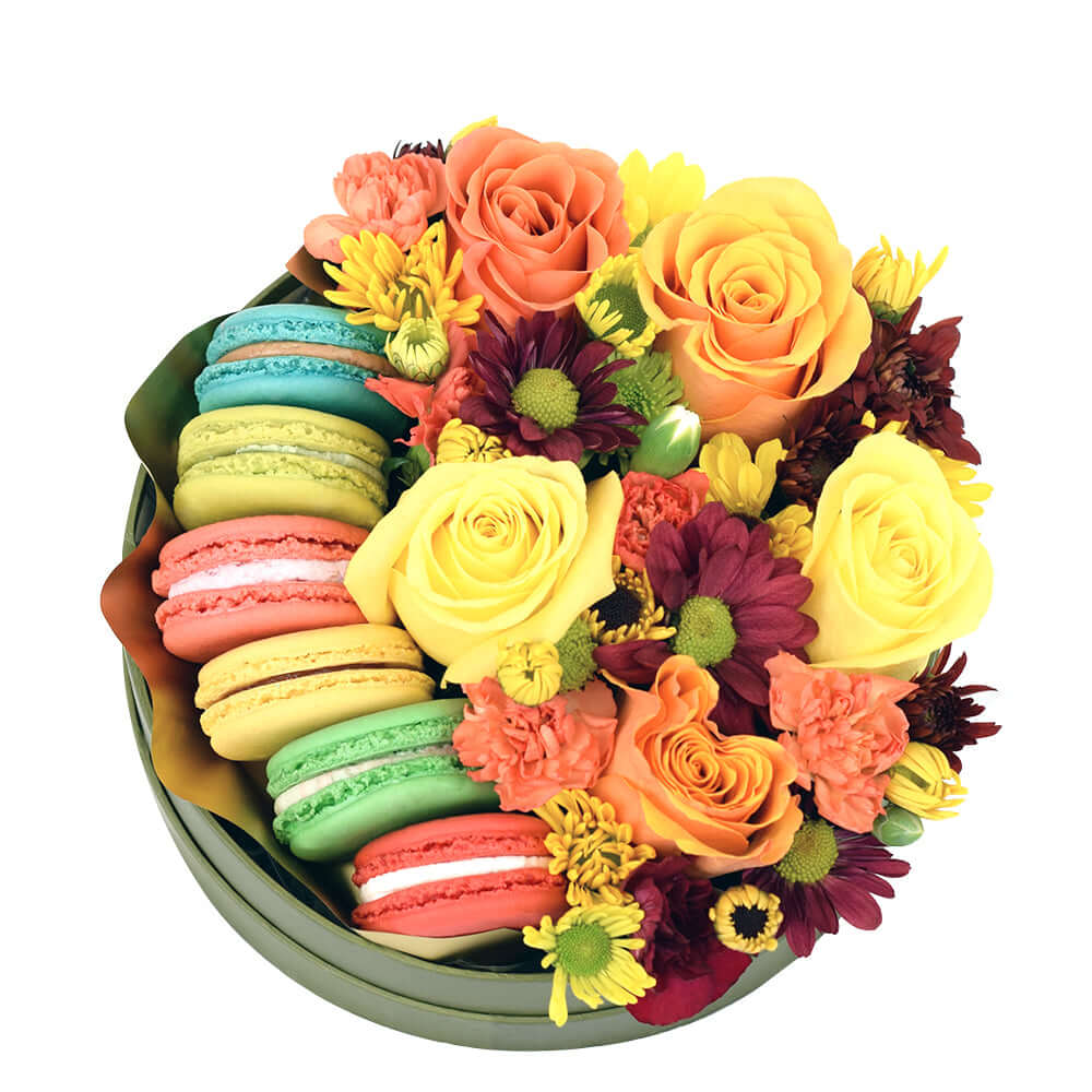 Roses and Macaroons Hat Box – how the gift is presented