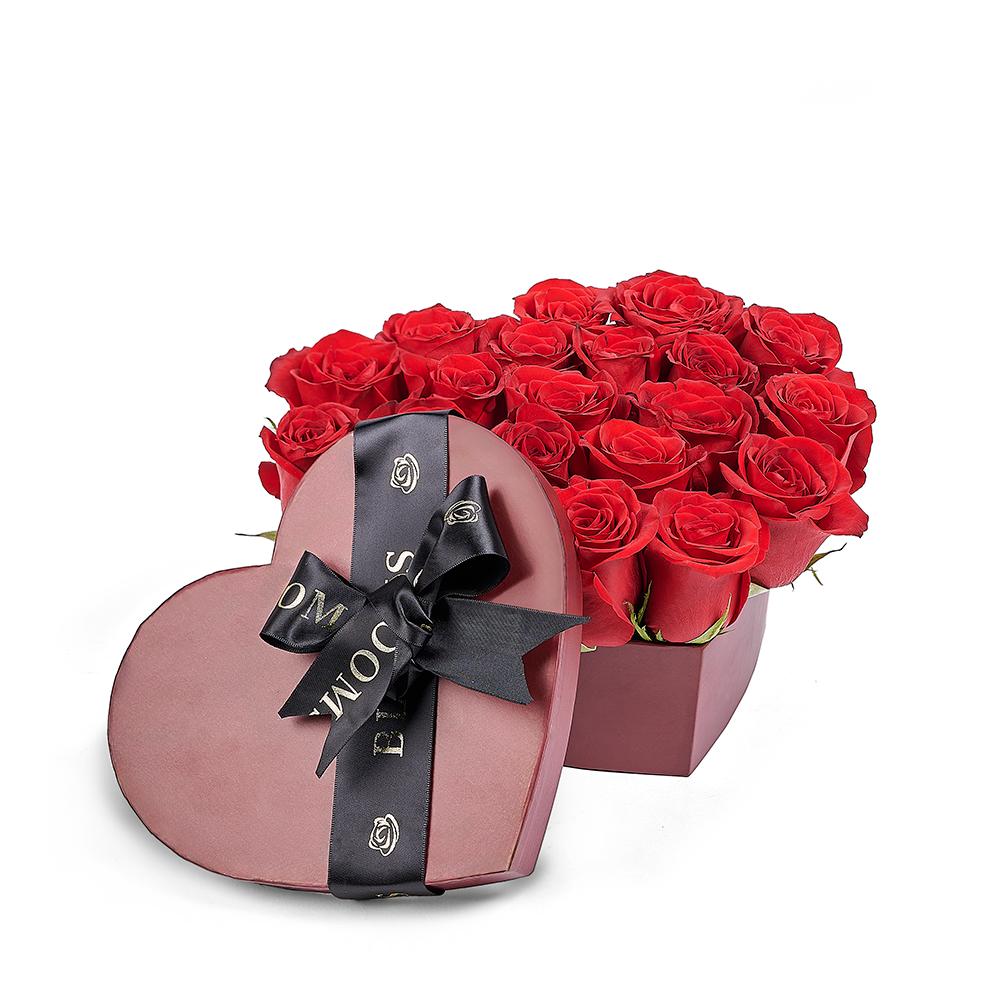 Heart Box of Red Roses – how the gift is presented