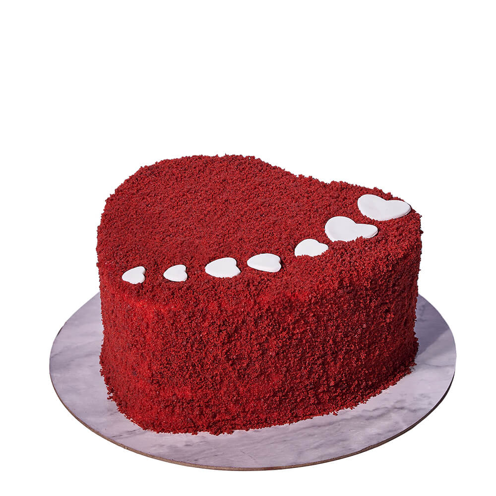 Heart-Shaped Red Velvet Cake – how the gift is presented
