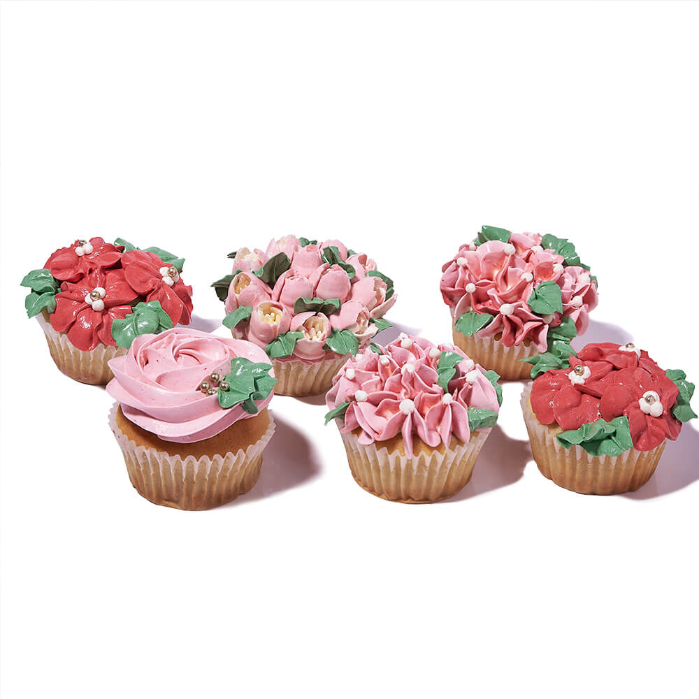Floral Piped Buttercream Cupcake Cake – how the gift is presented