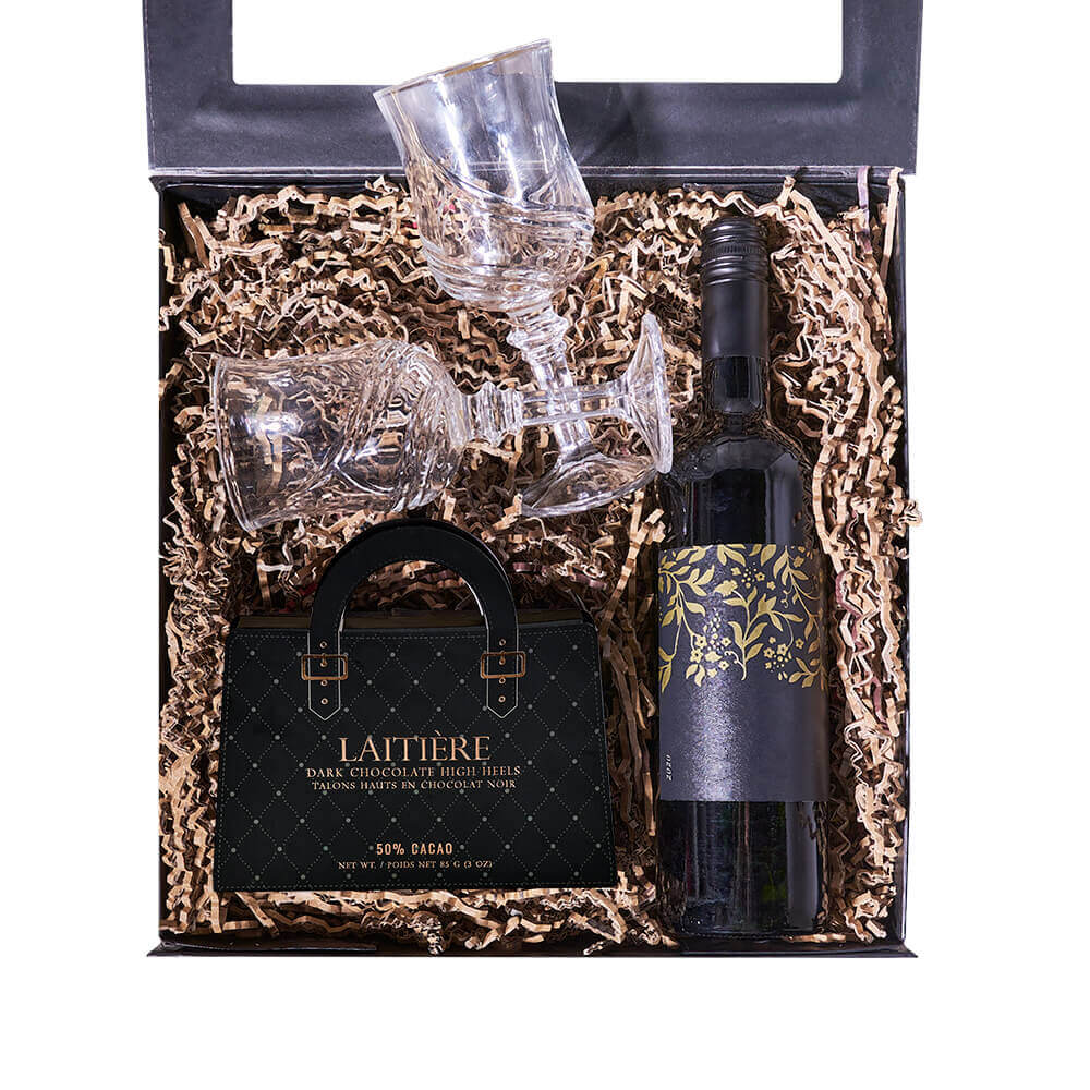 Graduation Red Wine Gift Basket – how the gift is presented