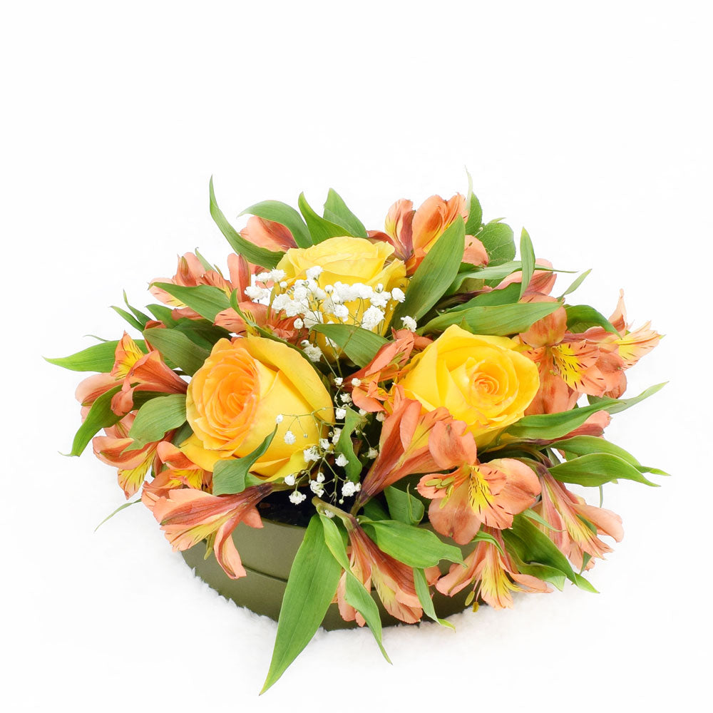Yellow Rose Floral Hat Box – how the gift is presented