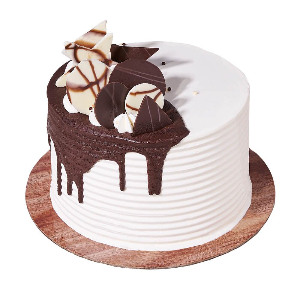 Vanilla Chocolate Layer Cake – how the gift is presented