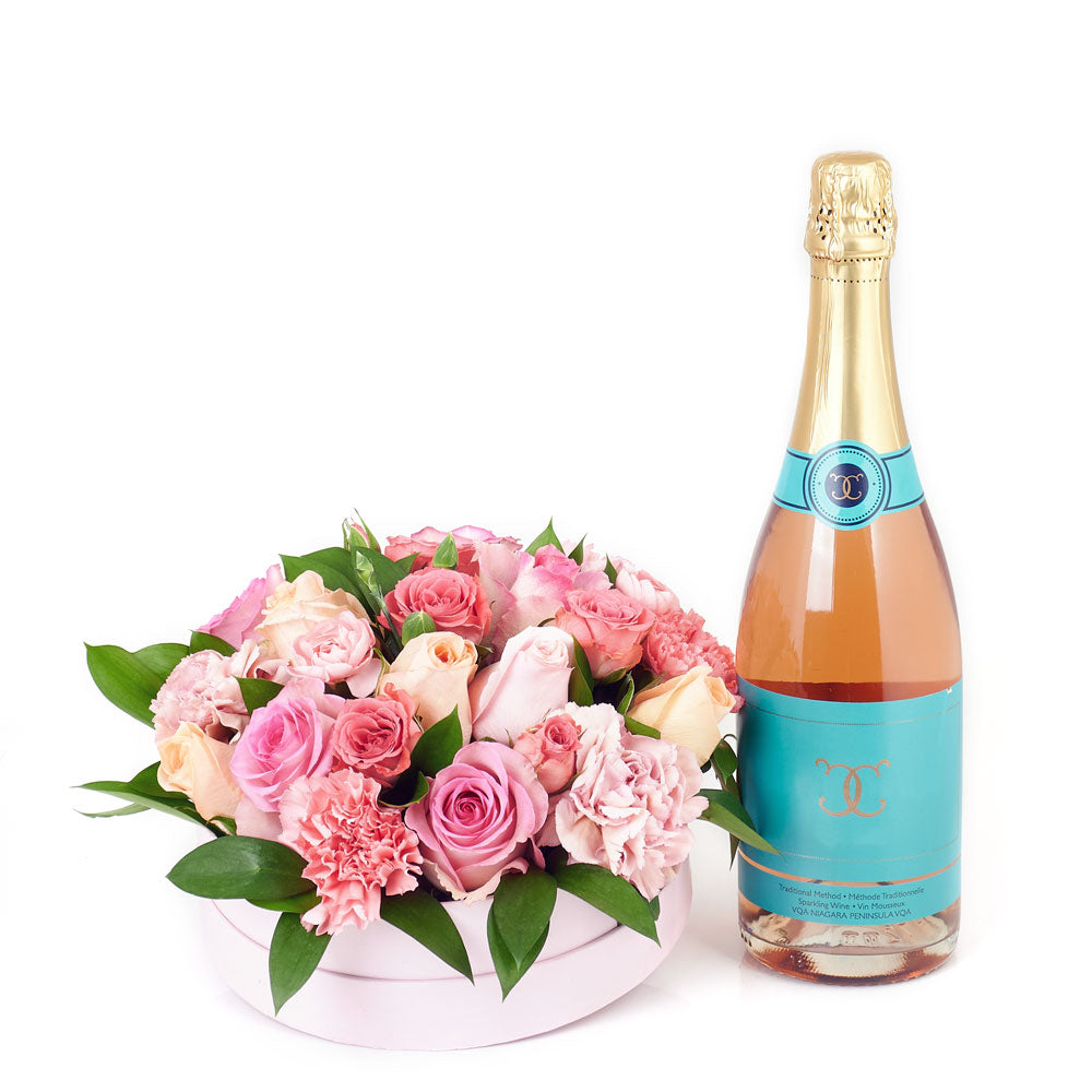 Sparkling Wine Gift with Pink Flowers – how the gift is presented
