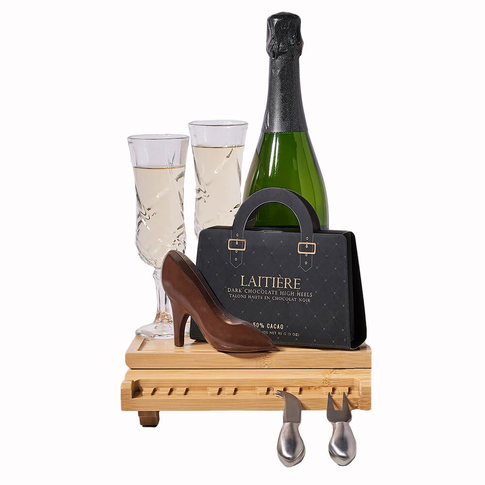 Piano-Shaped Cheese Board with Sparkling Wine – how the gift is presented