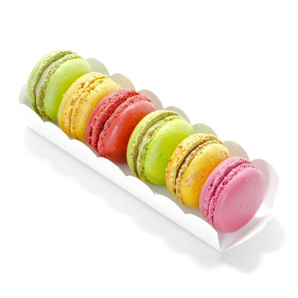 Gourmet Macarons in Stylish Gift Box – how the gift is presented