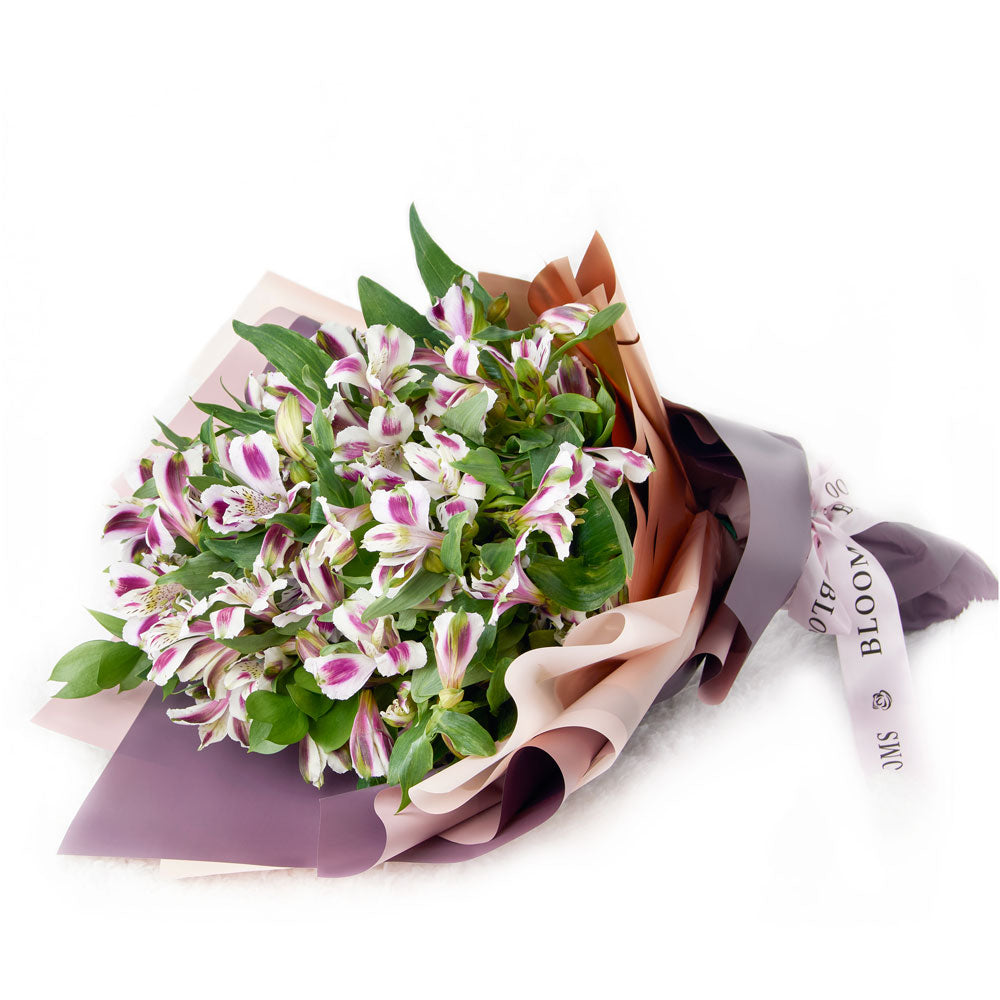 White and Lavender Alstroemeria Bouquet – how the gift is presented