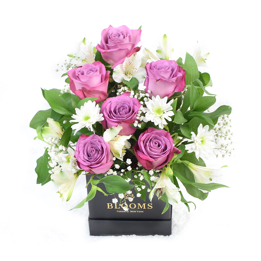 Purple and White Rose Hat Box – how the gift is presented