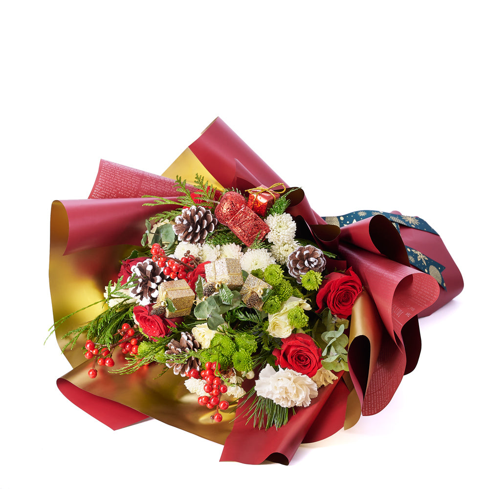 Festive Roses with Pine Cones – how the gift is presented