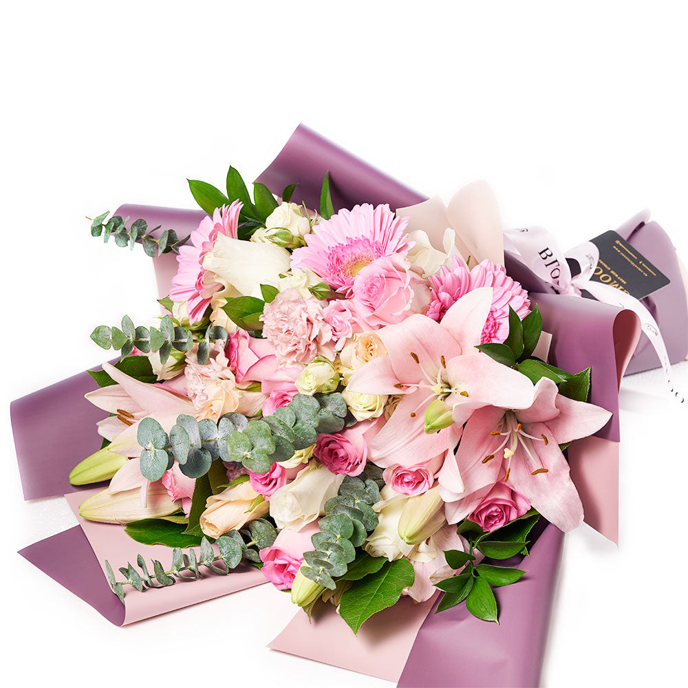 Pastel Pink Variety Bouquet – how the gift is presented