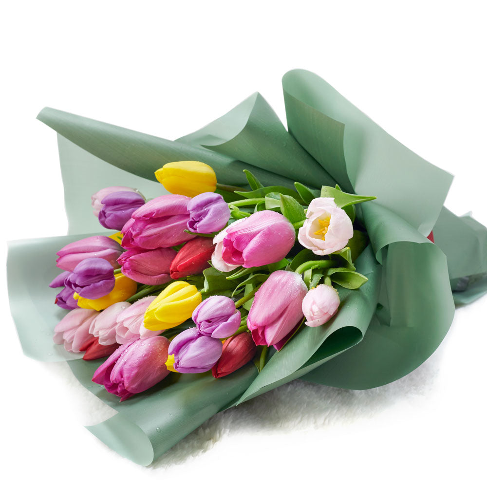Spring Tulip Bouquet in Floral Wrap – how the gift is presented