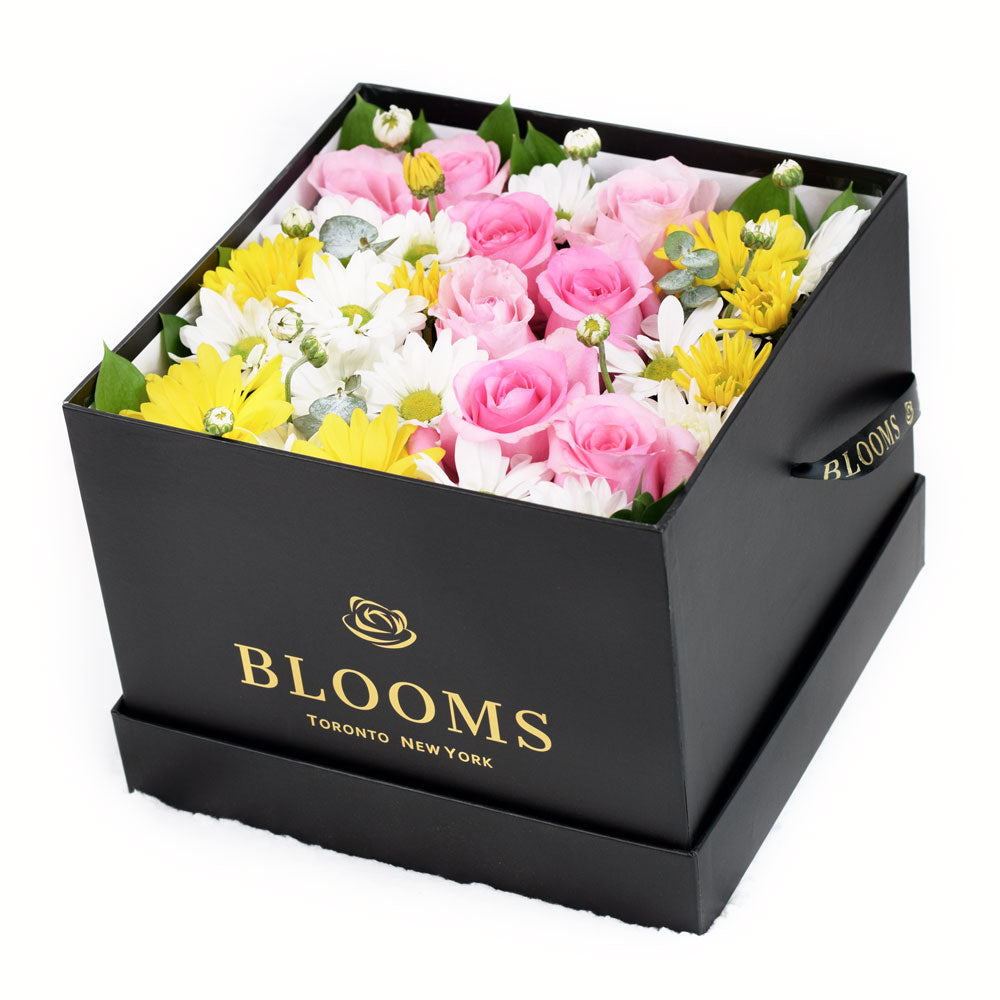 Colorful Rose Hat Box – how the gift is presented