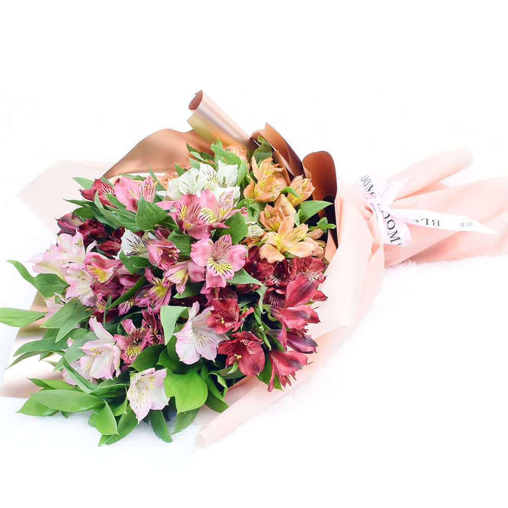 A Wonderful Versailles Dreams Peruvian Lily Bouquet, Flower Gifts from Vancouver Blooms - Same Day Vancouver Delivery.