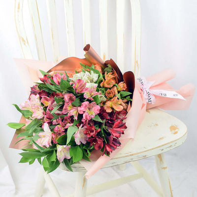 A Wonderful Versailles Dreams Peruvian Lily Bouquet, Flower Gifts from Vancouver Blooms - Same Day Vancouver Delivery.