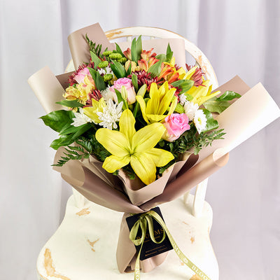 Country Cottage Mixed Peruvian Lily Bouquet, Flower Gifts from Vancouver Blooms - Same Day Vancouver Delivery.