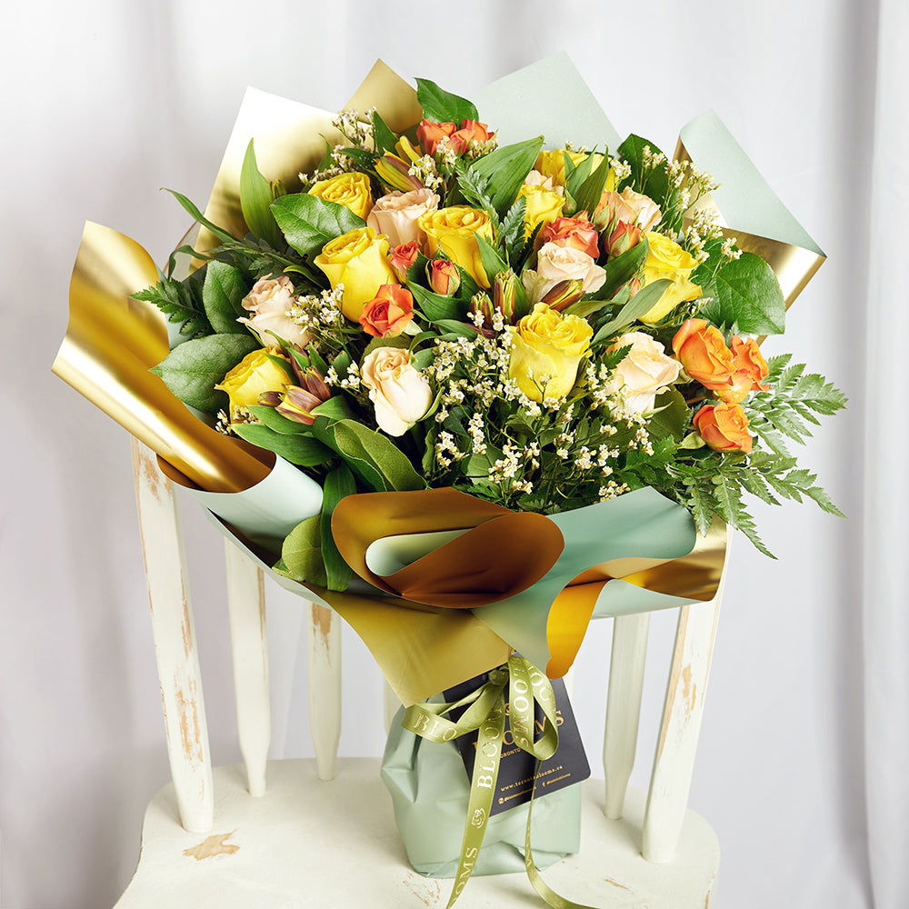 English Fall Mixed Rose Bouquet, Flower Gifts from Vancouver Blooms - Same Day Vancouver Delivery.