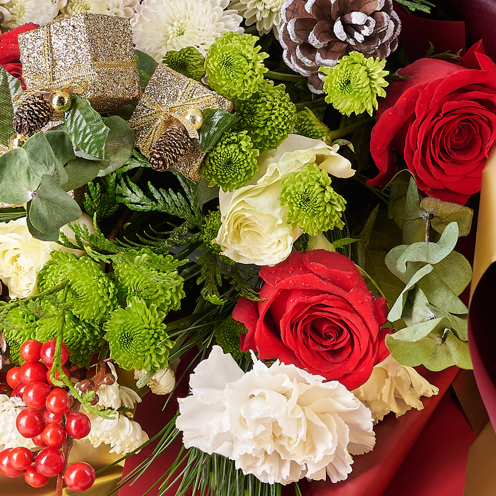 Mixed floral bouquet, Mixed flower arrangement, Mixed Flower Bouquet, Flower Bouquet, Floral Gift, Floral Arrangement, holiday, christmas, Mixed Roses Bouquet, Rose, Rose Arrangement, Rose Bouquet, Set 24017-2021, holiday rose delivery, delivery holiday rose, christmas bouquet canada, canada christmas bouquet, vancouver